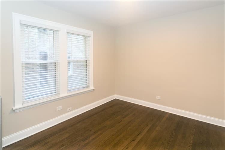 Chicago Apartment: 1432 W Farragut Ave
