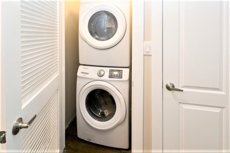 Chicago Apartment: 1432 W Farragut Ave