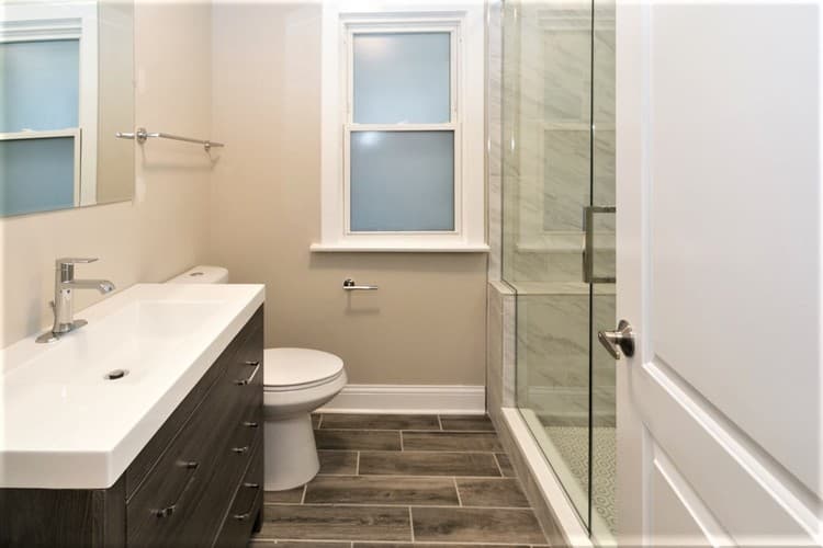 Chicago Apartment: 1432 W Farragut Ave
