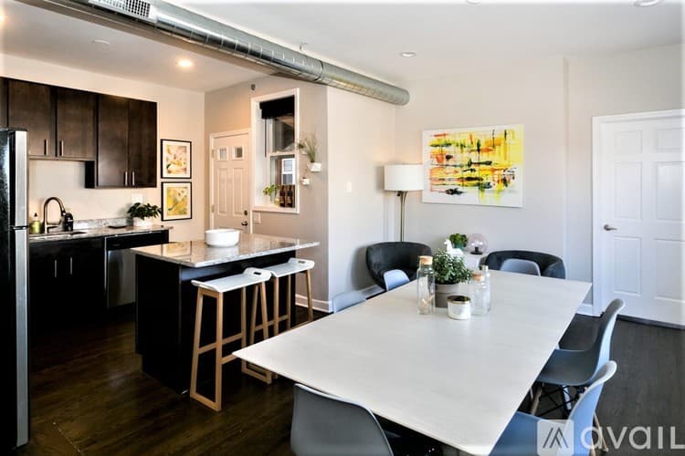 Chicago Apartment: 1604 W Berwyn Ave