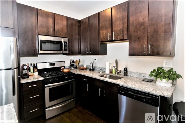 Chicago Apartment: 1604 W Berwyn Ave