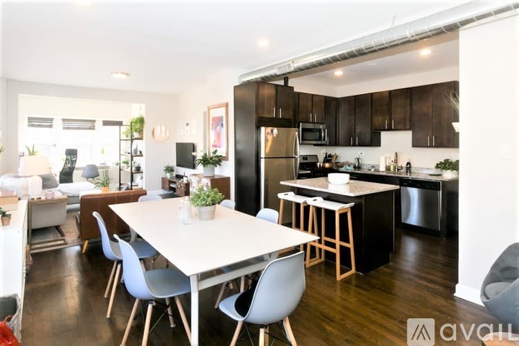 Chicago Apartment: 1604 W Berwyn Ave