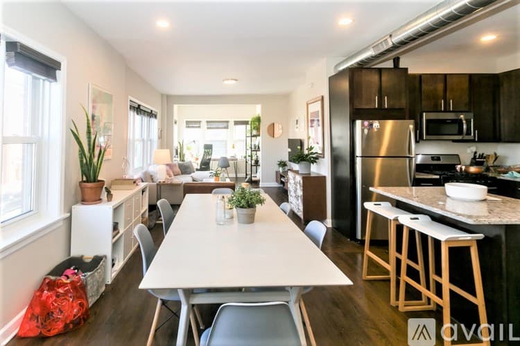 Chicago Apartment: 1604 W Berwyn Ave