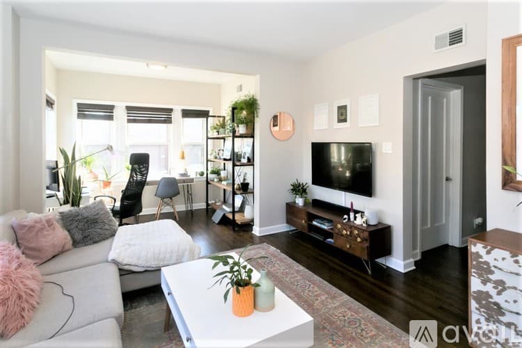 Chicago Apartment: 1604 W Berwyn Ave
