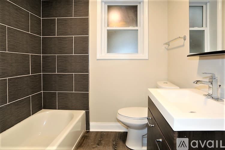 Chicago Apartment: 1604 W Berwyn Ave