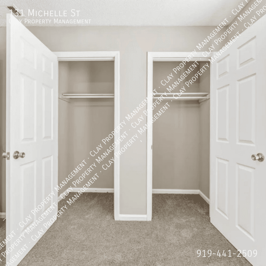 Garden City Condo: 131 Michelle St