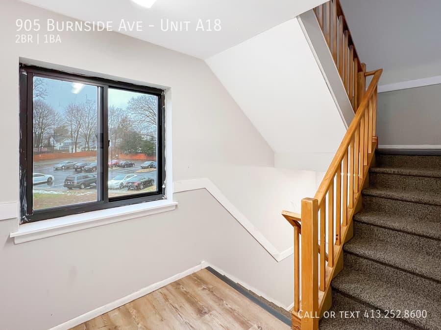 East Hartford Condo: 905 Burnside Ave