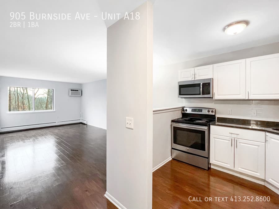 East Hartford Condo: 905 Burnside Ave