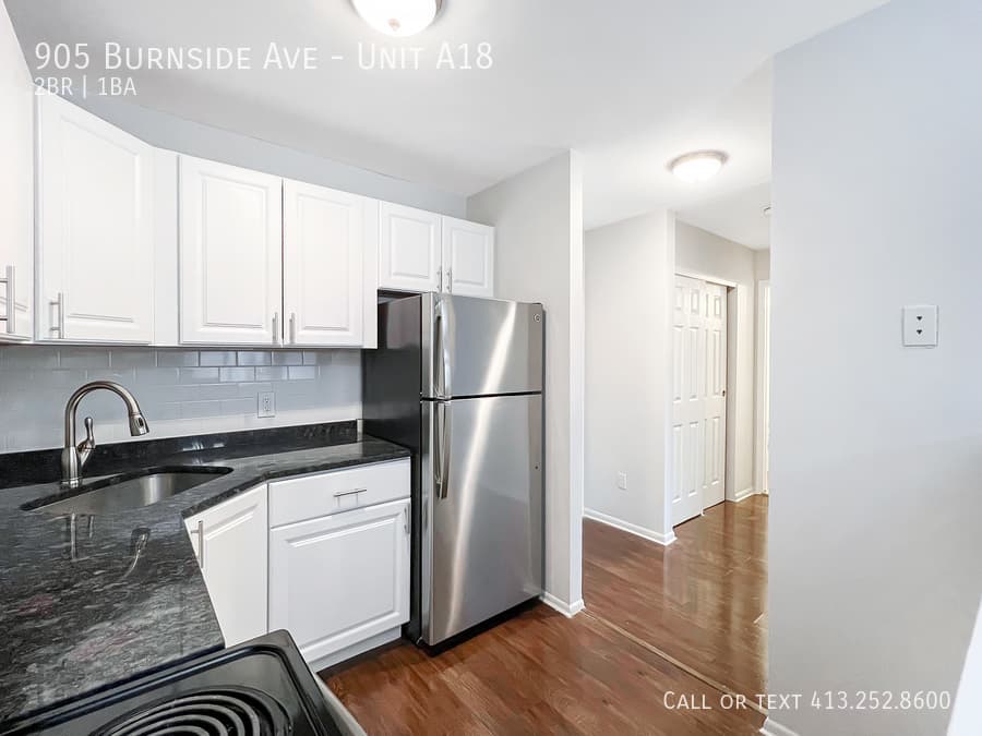 East Hartford Condo: 905 Burnside Ave