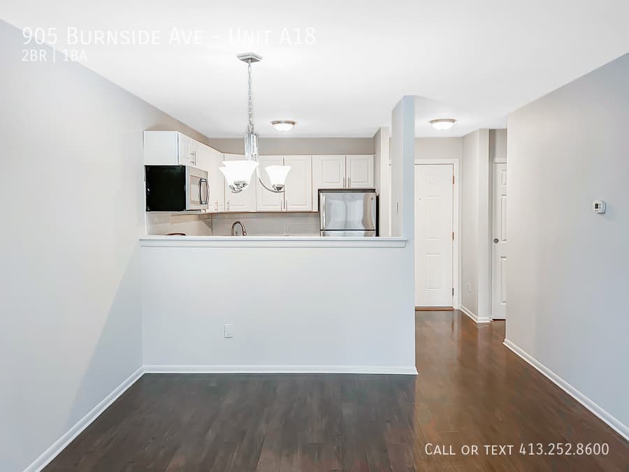 East Hartford Condo: 905 Burnside Ave