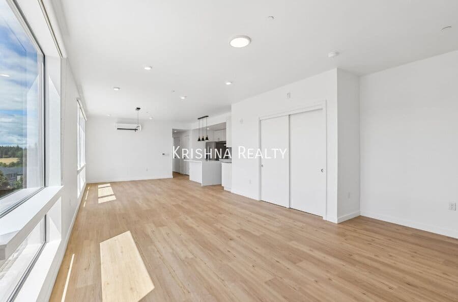 Portland Condo: 7650 NW 170th Ave - Unit