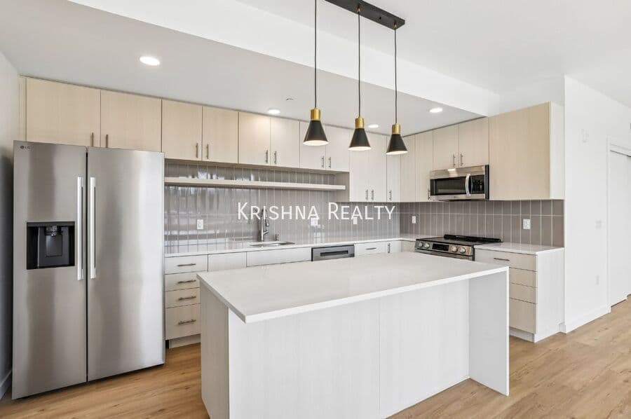 Portland Condo: 7650 NW 170th Ave - Unit