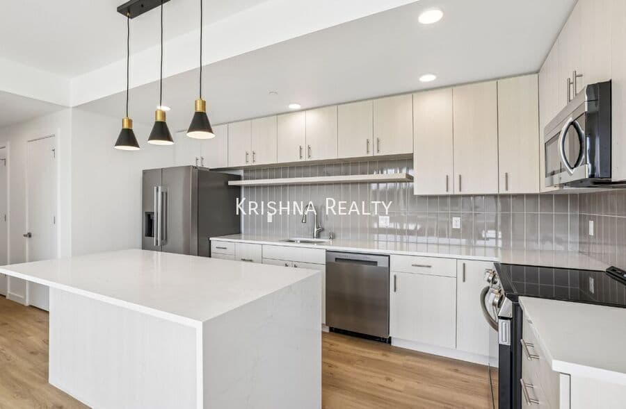 Portland Condo: 7650 NW 170th Ave - Unit