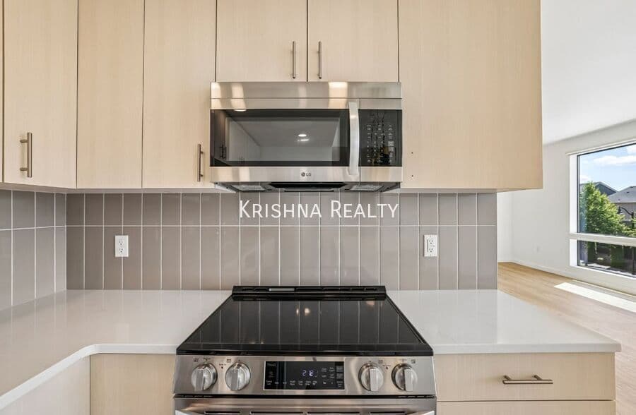 Portland Condo: 7650 NW 170th Ave - Unit
