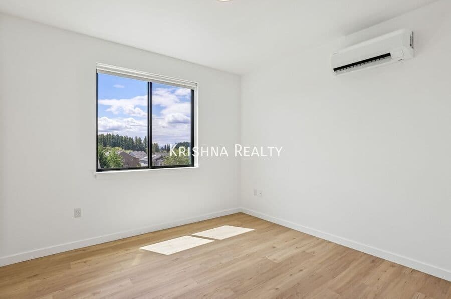 Portland Condo: 7650 NW 170th Ave - Unit