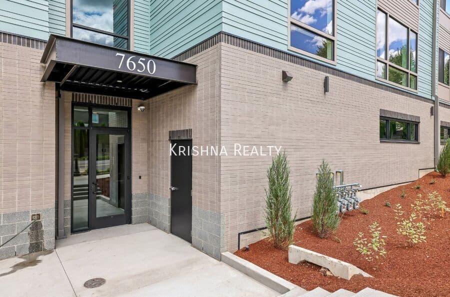 Portland Condo: 7650 NW 170th Ave - Unit