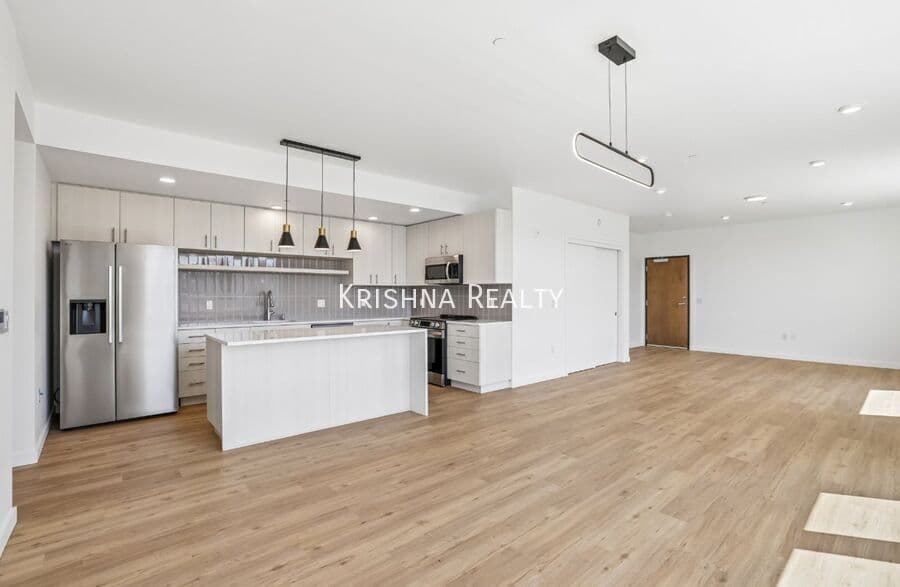 Portland Condo: 7650 NW 170th Ave - Unit