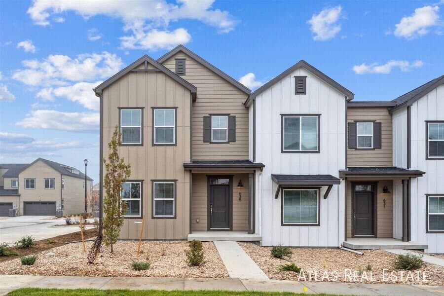Brighton Condo: 639 Rawah Alley