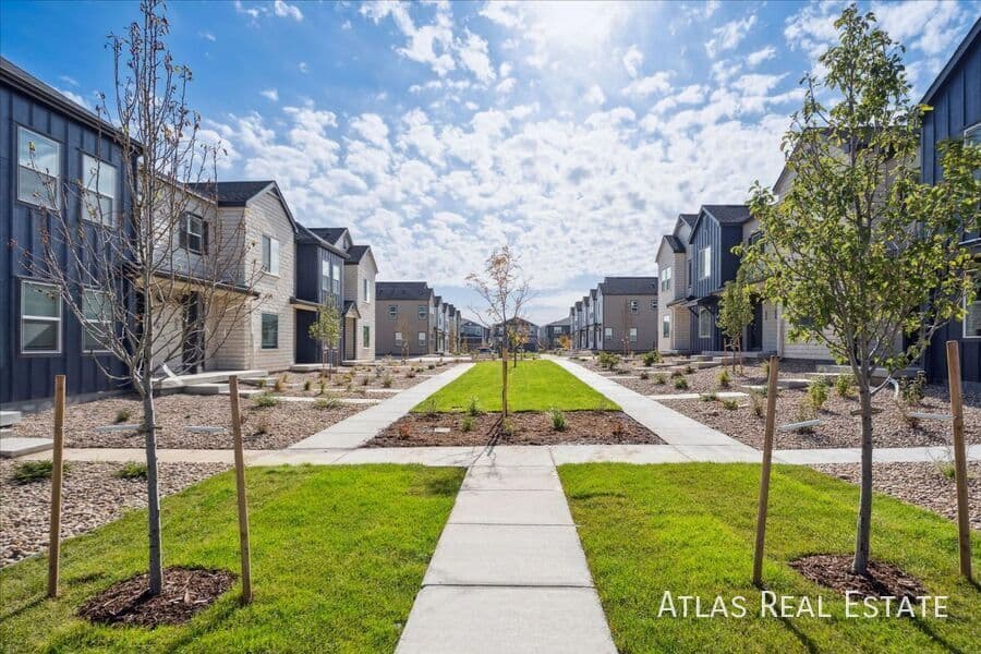 Brighton Condo: 657 Coney Alley