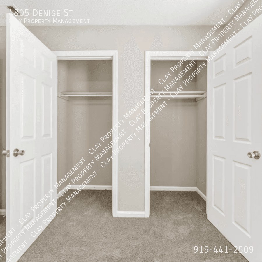 Garden City Condo: 4805 Denise St