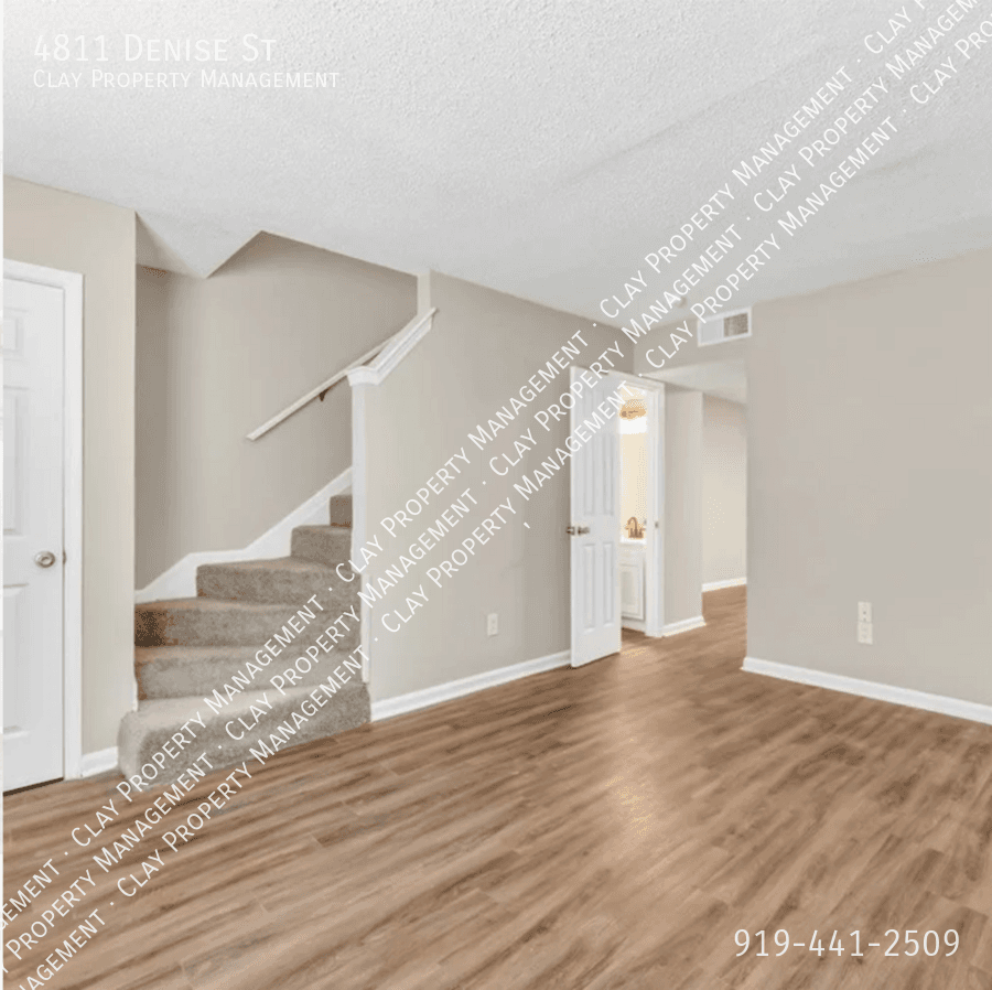 Garden City Condo: 4811 Denise St