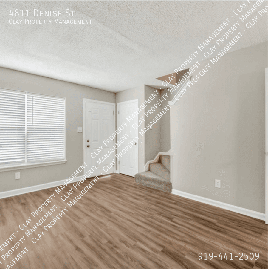Garden City Condo: 4811 Denise St