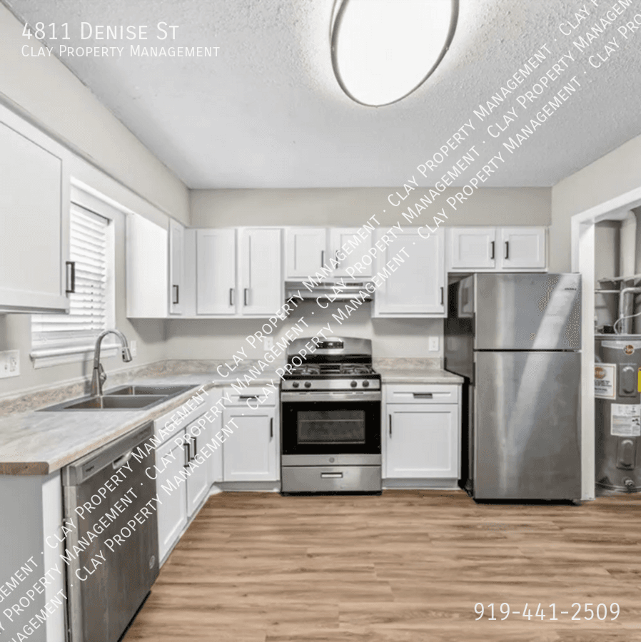 Garden City Condo: 4811 Denise St