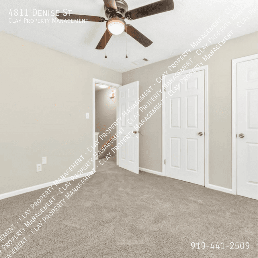 Garden City Condo: 4811 Denise St