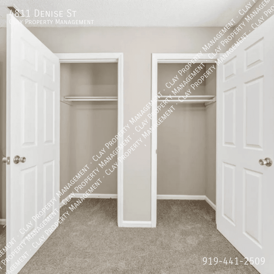 Garden City Condo: 4811 Denise St