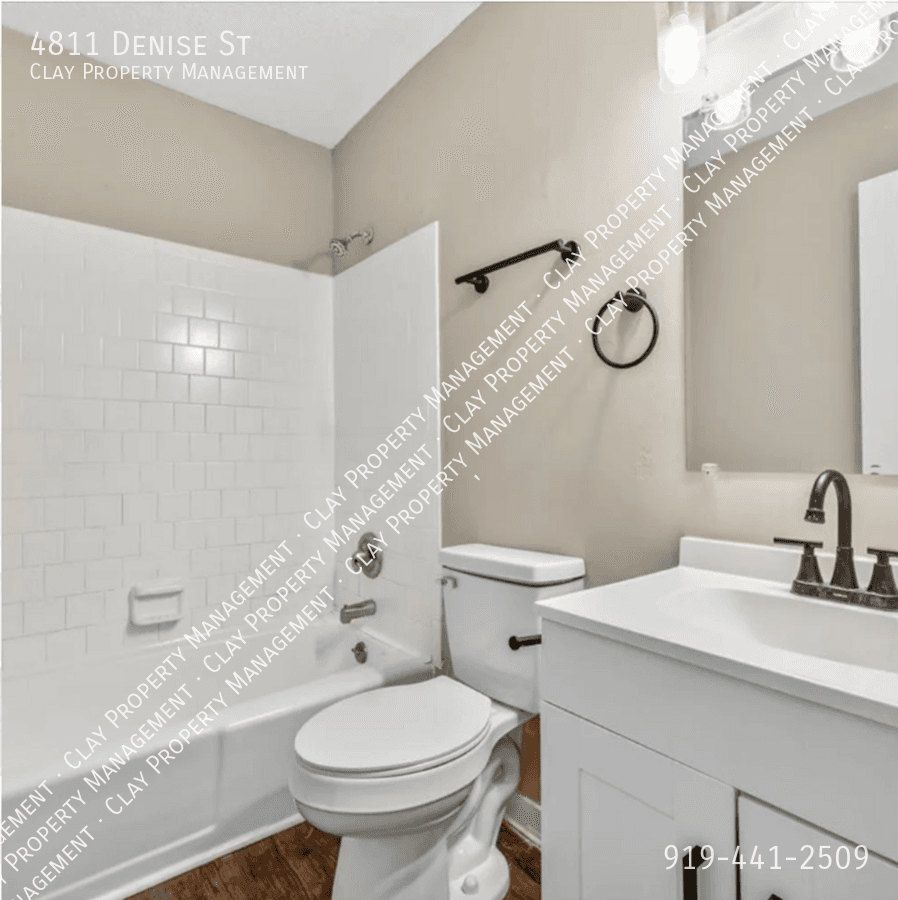 Garden City Condo: 4811 Denise St