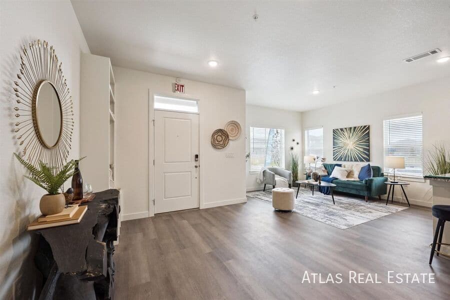 Brighton Condo: 635 Rawah Alley
