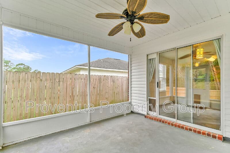 Navarre House: 2058 Catline Circle