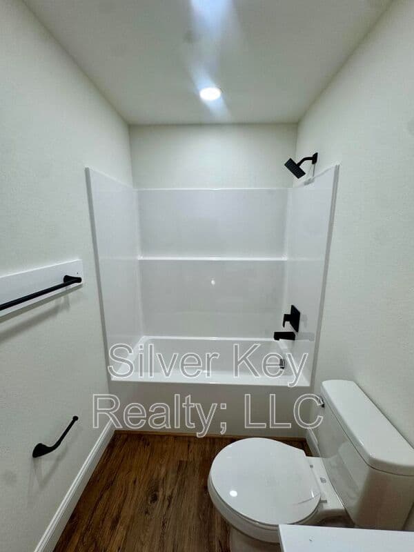 Athens Townhome: 318 Million Street