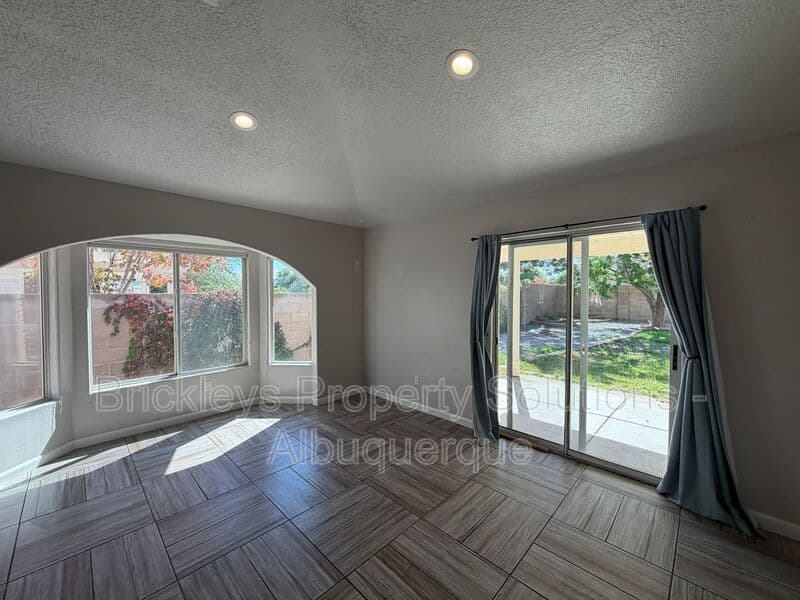 Albuquerque House: 7024 Westford Pl NW