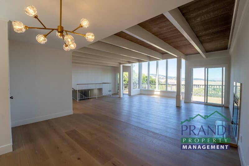 San Anselmo House: 645 Fawn Dr