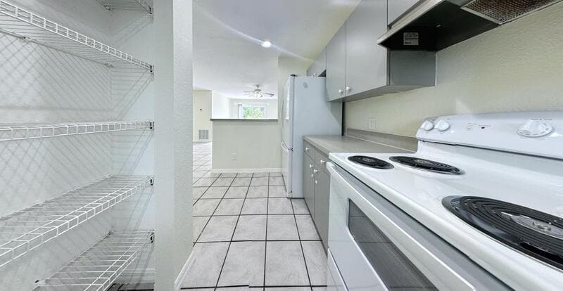 Englewood Condo: 9272 Anita Avenue