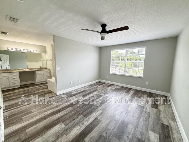 Davenport Condo: 1334 Washington Palm Loop