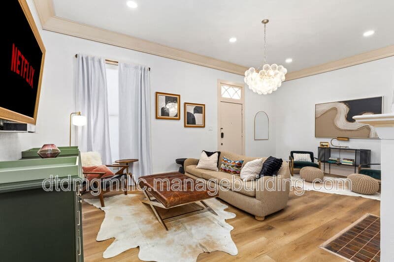 San Antonio Condo: 110 East Craig Place