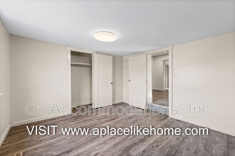 Kansas City House: 1501 N 29th St