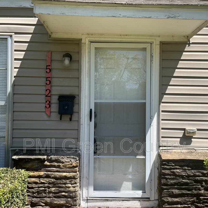 Tulsa House: 5523 S Madison Ave