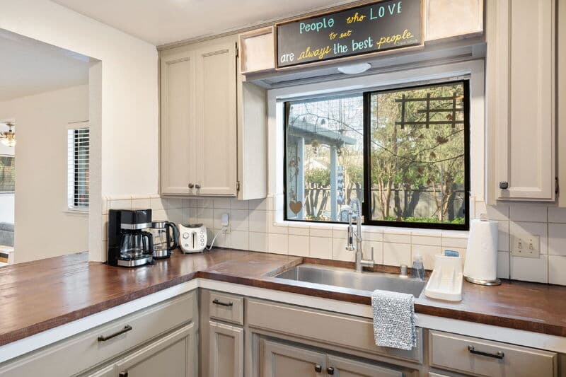 Carmichael House: 2122 Gunn Road