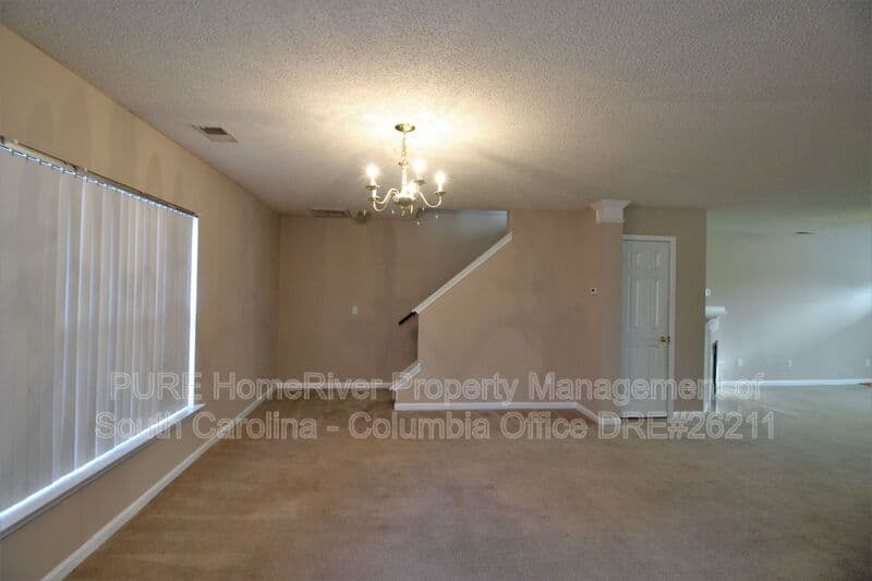 Columbia House: 581 Heron Glen Dr