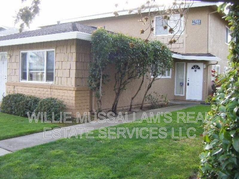 Modesto Condo: 2505 Prescott Road