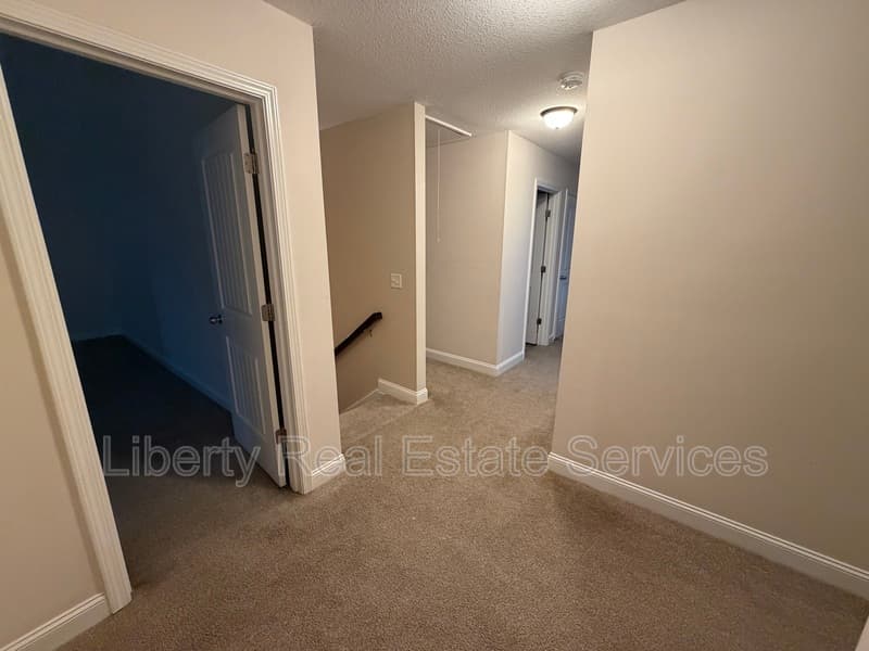 Hinesville House: 224 Whipple Ave