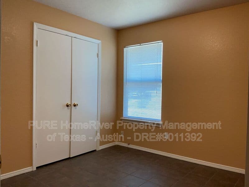 Round Rock Condo: 1001-A Christopher Ave