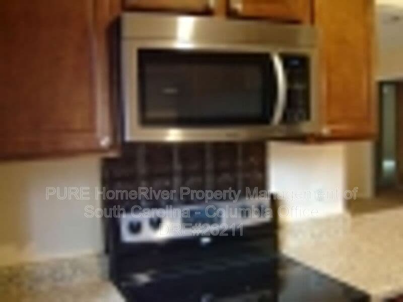 Columbia House: 109 Whitwood Circle