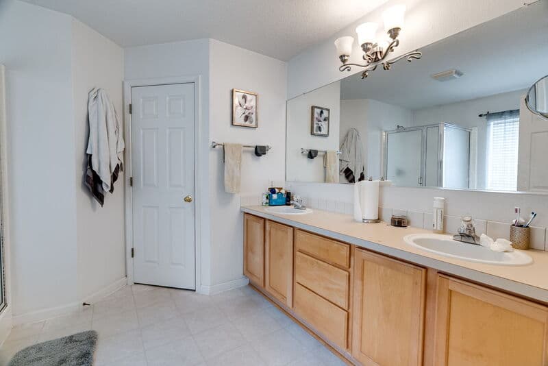 Portland House: 16552 Northeast Pacific Terrace