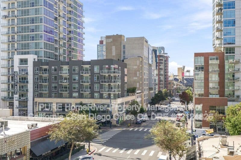 San Diego House: 875 G St