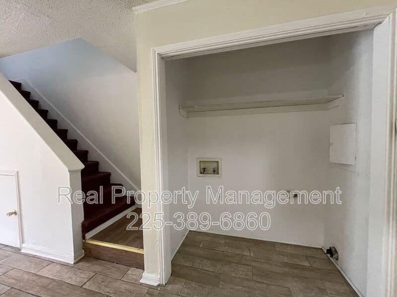 New Roads Townhome: 750 Hospital Rd.
