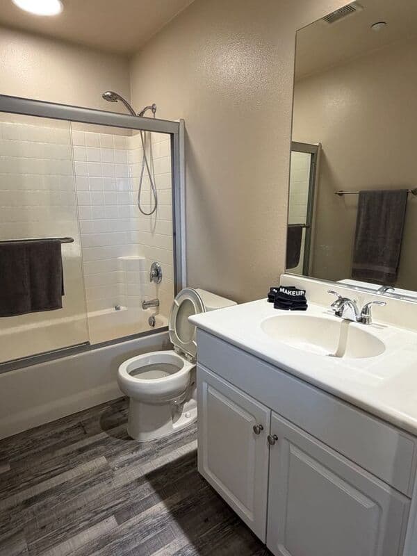 Murrieta House: 33770 Willow Haven
